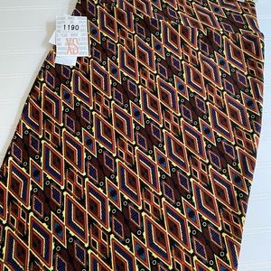 SIZE XS (2-4) NWT Lularoe Cassie pencil skirt